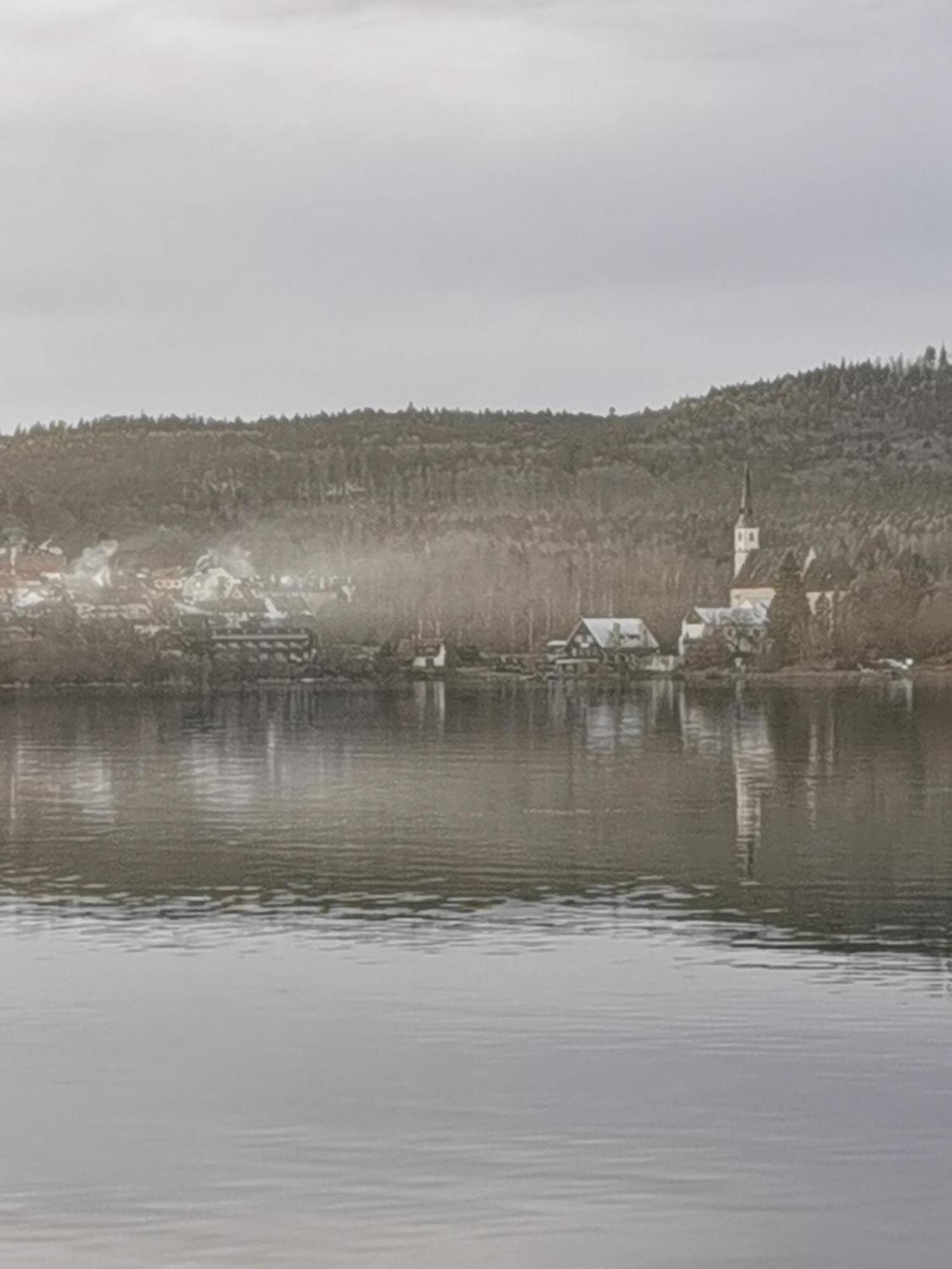 Apartman S Terasou A Vyhledem Na Jezero Lipno Kovarov Exterior photo
